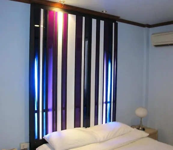Suriwongse Hotel 3*